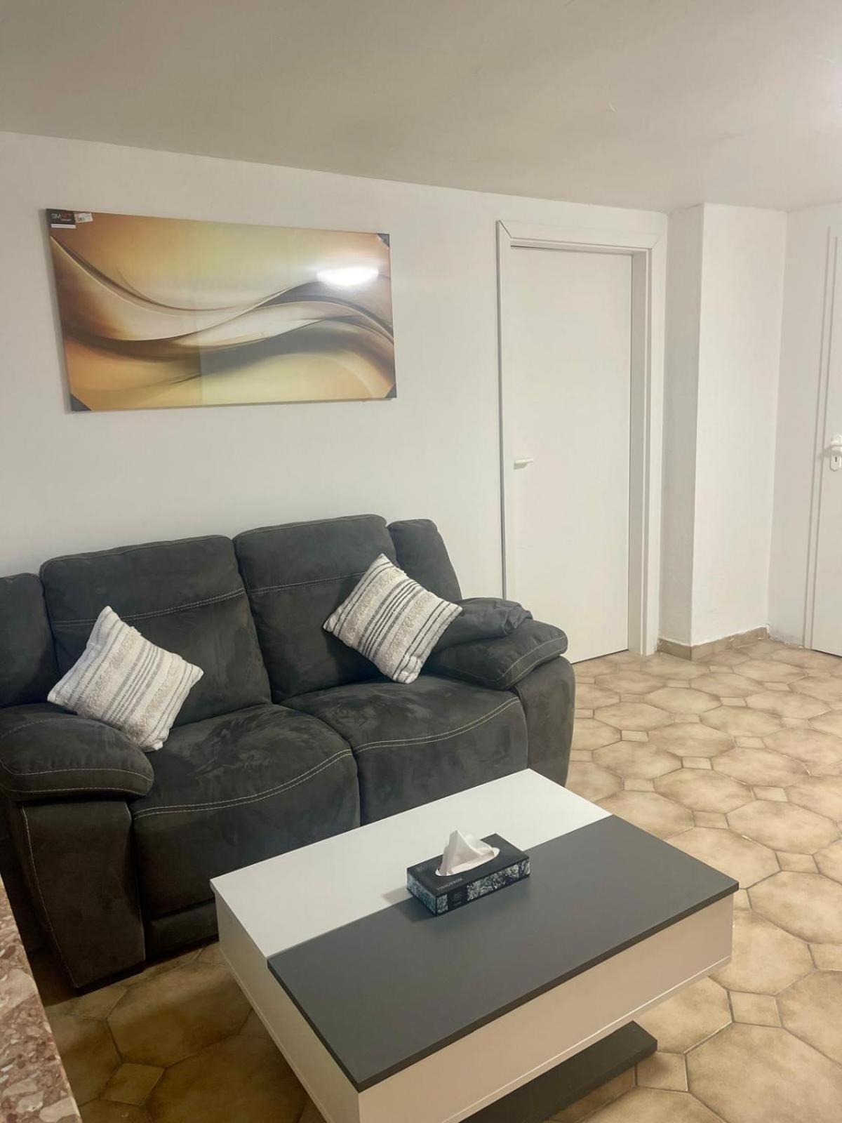 Apartment Meiks *